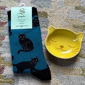 Cat x 2 Cat bundle🐈‍⬛🐈 Socksmith Black Cat Socks + Cat Pinch Bowl: tiny, yellow